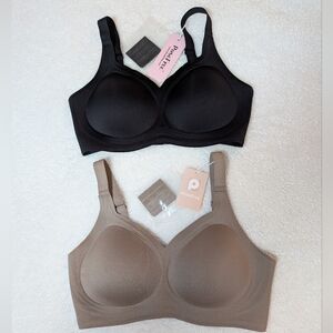 PoseFree - Pair of Seamless, Wire-Free Bras in Black & Coffee